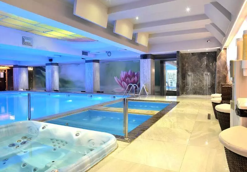 فندق Continental