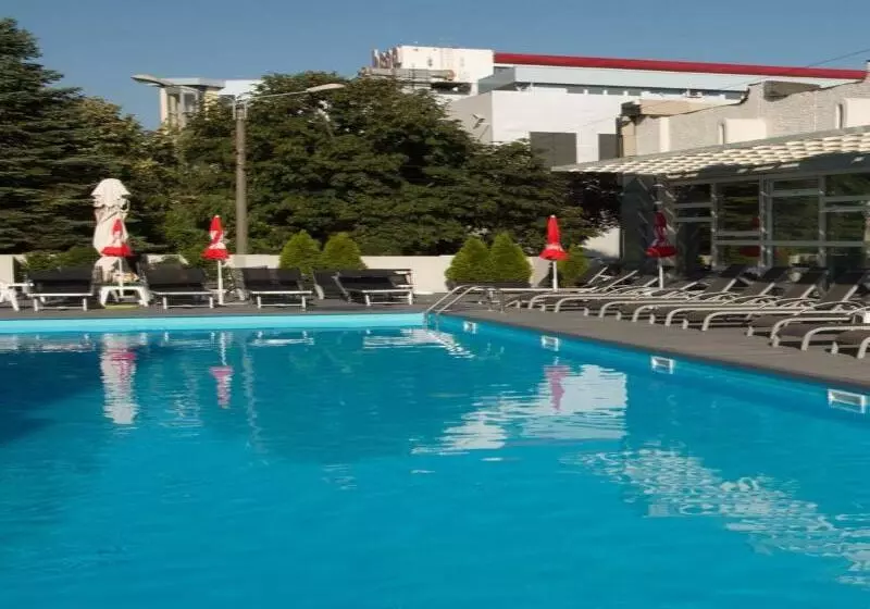 فندق Continental