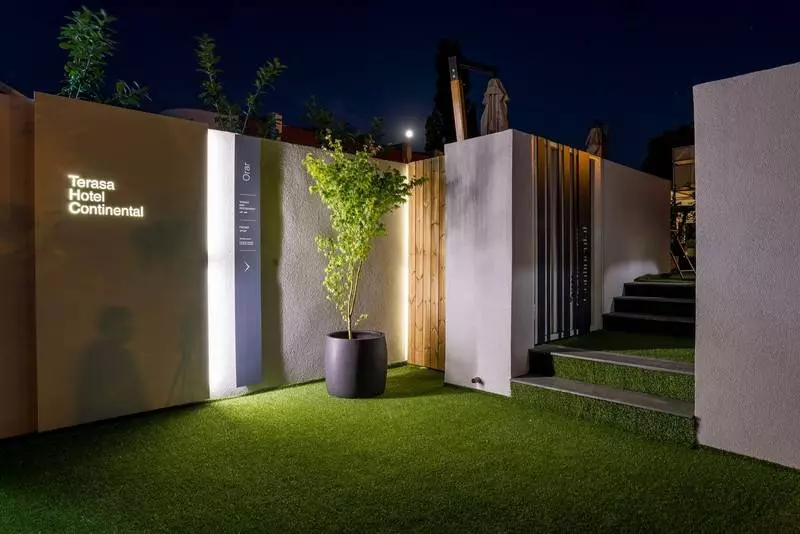 فندق Continental