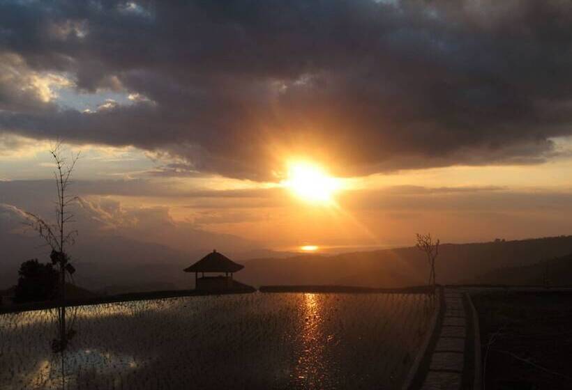 Отель Puri Lumbung Cottages Restaurant & Spa Munduk