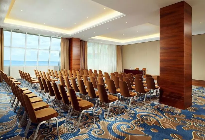 هتل Sheraton Club Des Pins Resort