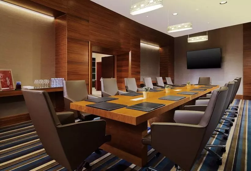 هتل Sheraton Club Des Pins Resort