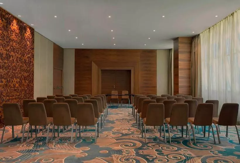 هتل Sheraton Club Des Pins Resort