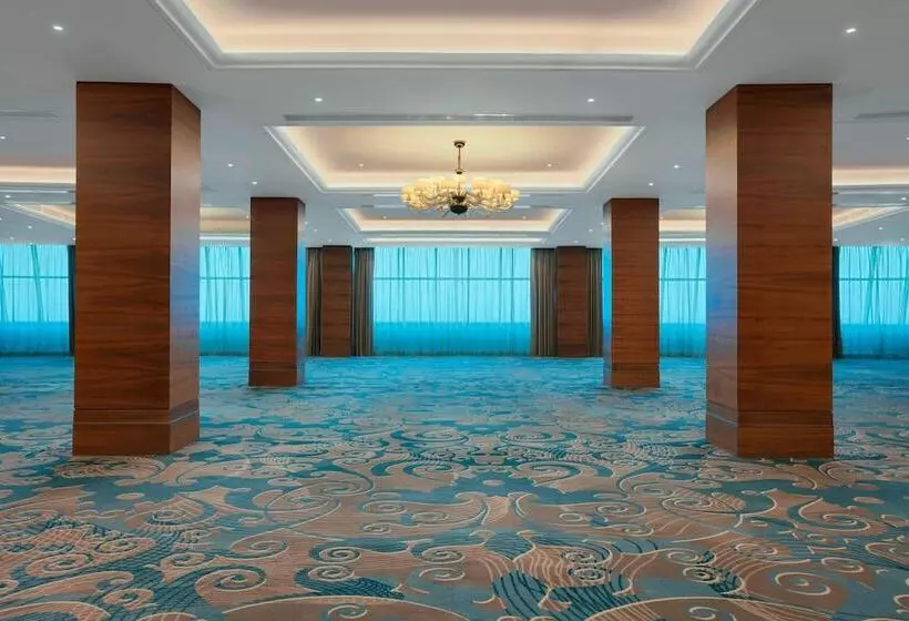 هتل Sheraton Club Des Pins Resort