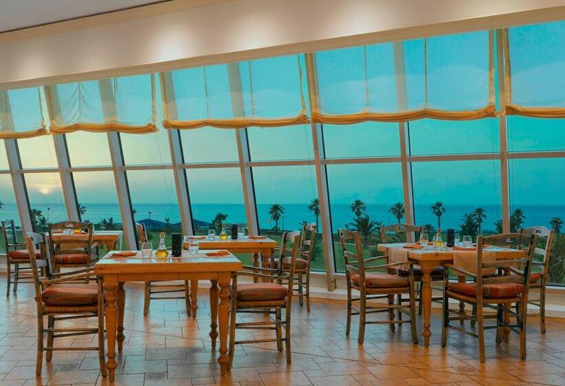 Hotel Sheraton Club Des Pins Resort