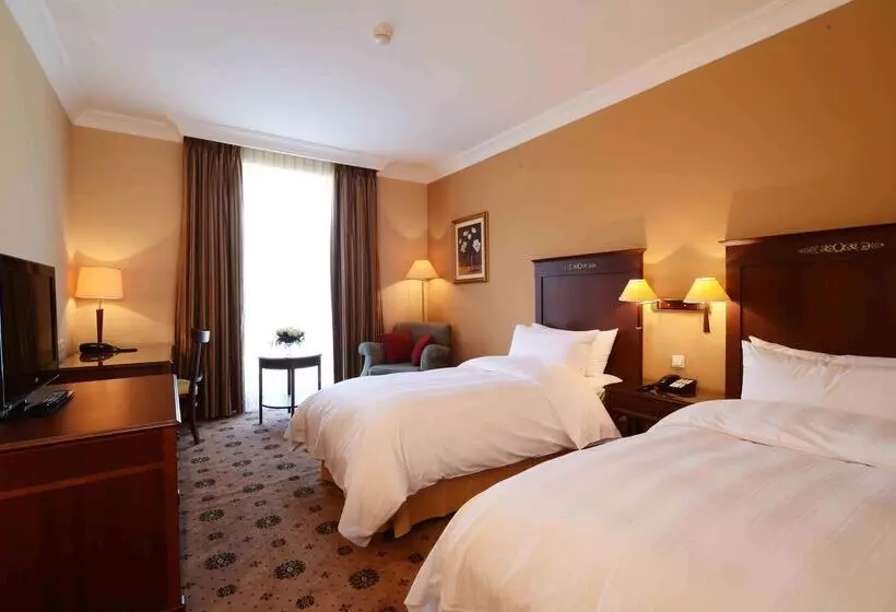 Lotte City Hotels Tashkent Palace