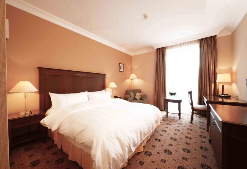 Lotte City Hotels Tashkent Palace