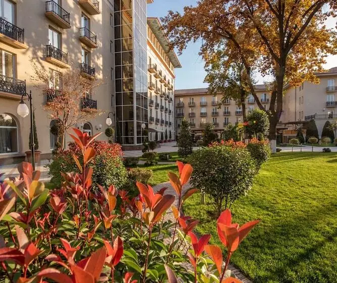 Lotte City Hotels Tashkent Palace