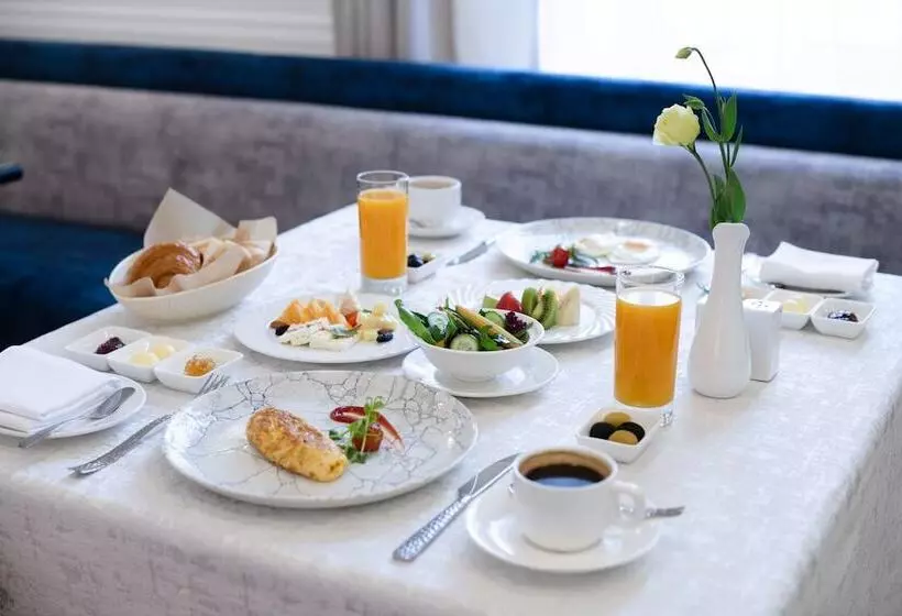 Lotte City Hotels Tashkent Palace