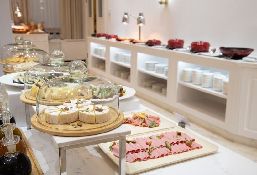 Lotte City Hotels Tashkent Palace