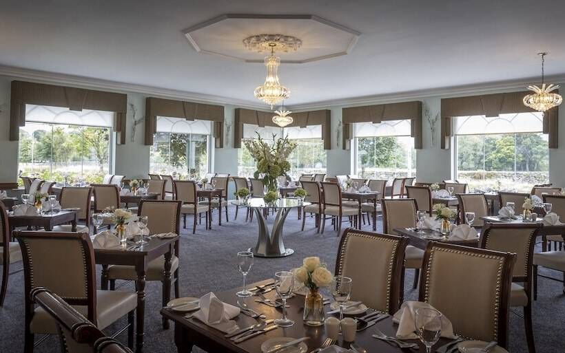 The Gleneagle Hotel & Apartments