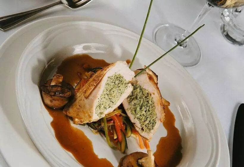 The Gleneagle Hotel & Apartments