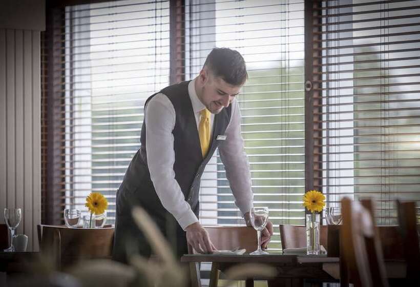 The Gleneagle Hotel & Apartments