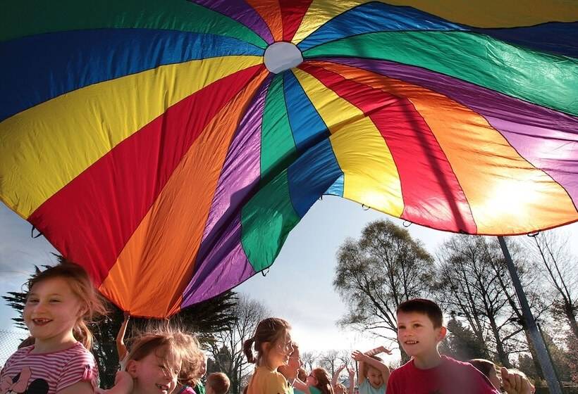 The Gleneagle Hotel & Apartments