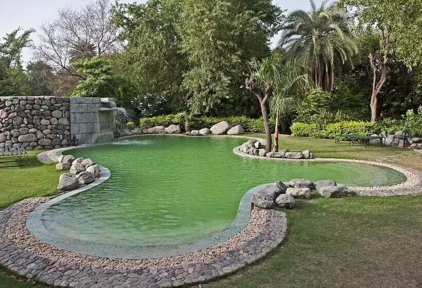 Hotelli Welcomheritage Maharani Bagh Orchard Retreat