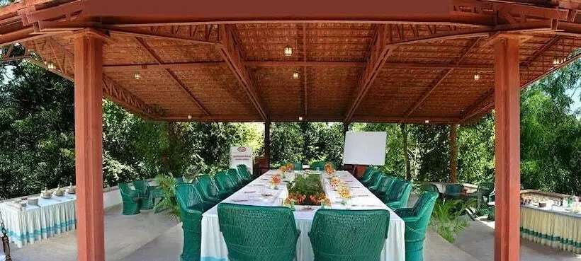 Hotelli Welcomheritage Maharani Bagh Orchard Retreat