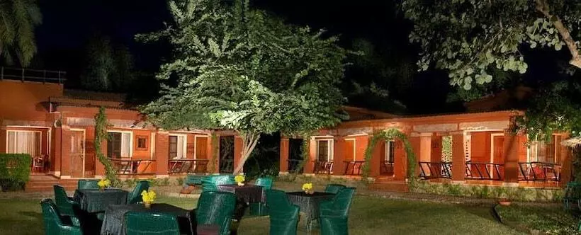 Hotelli Welcomheritage Maharani Bagh Orchard Retreat