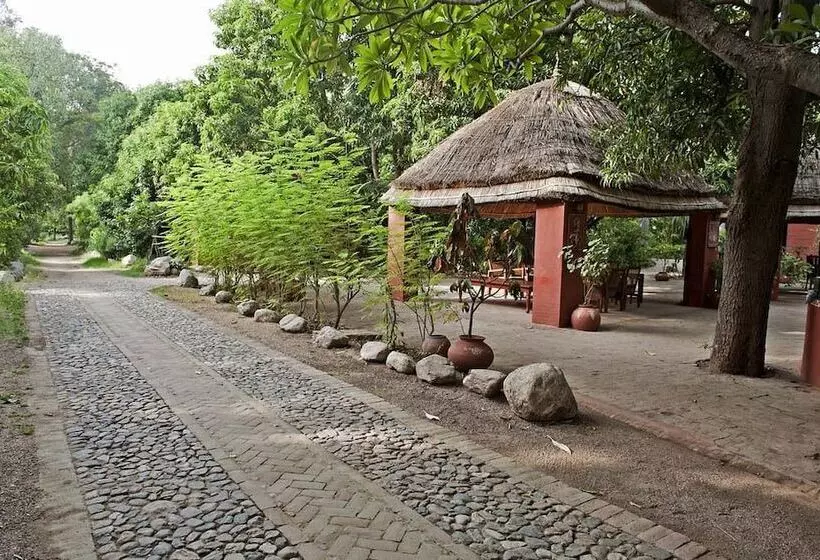 Hotelli Welcomheritage Maharani Bagh Orchard Retreat
