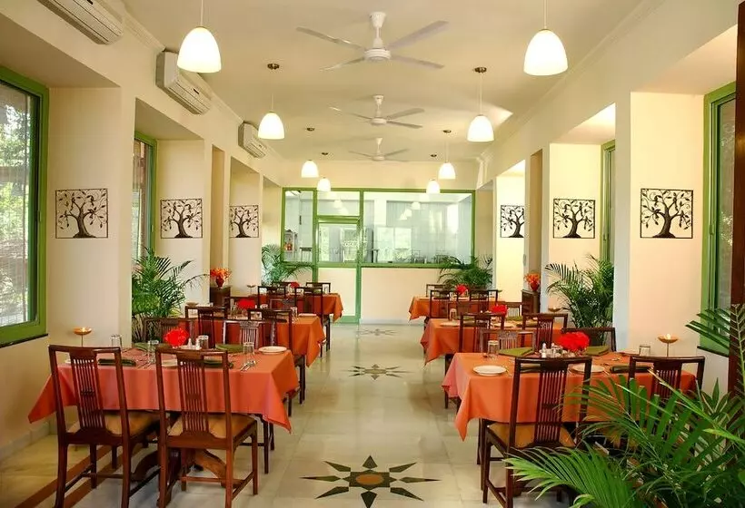Hotelli Welcomheritage Maharani Bagh Orchard Retreat