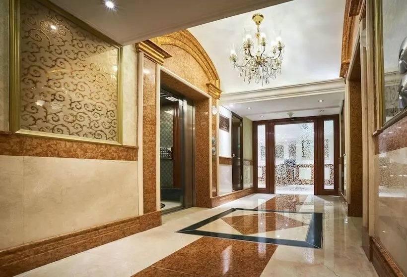 Отель Windsor Plaza