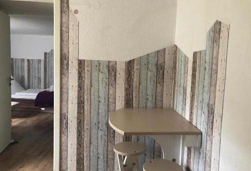 住宿加早餐  Kastanienbaum