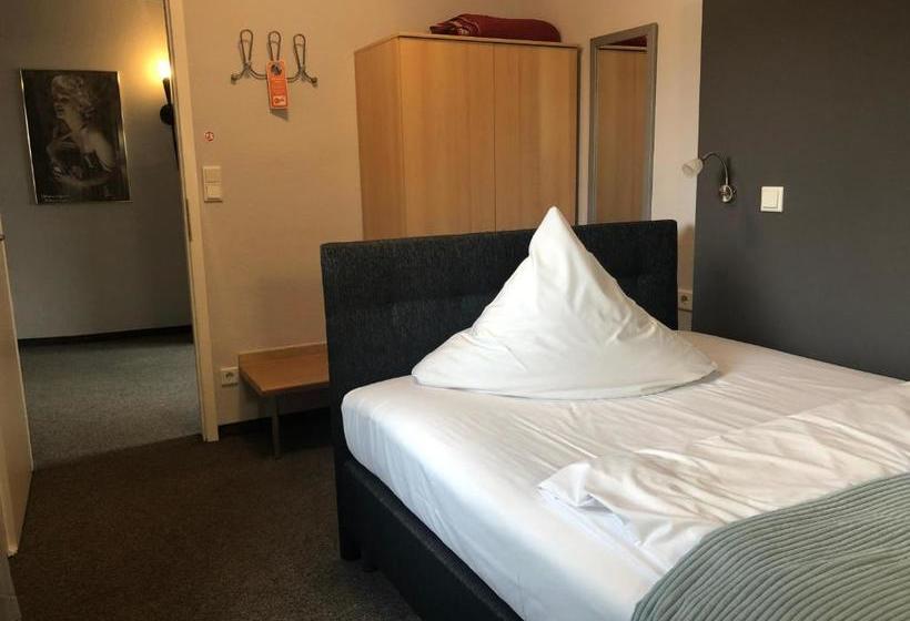 住宿加早餐  Kastanienbaum