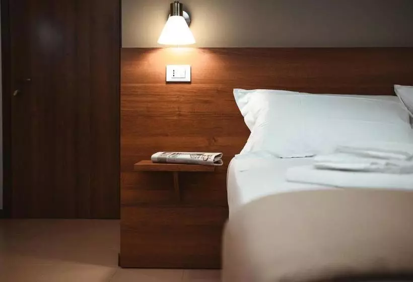 هتل Albergo Commercio