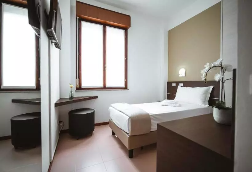 هتل Albergo Commercio