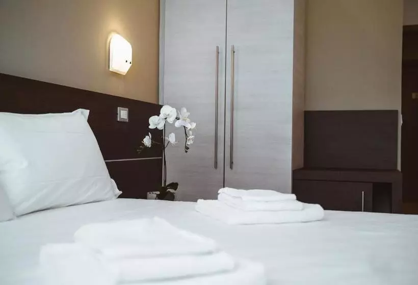 هتل Albergo Commercio