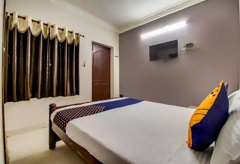 ホテル Spot On 64765 Gangotri Lodge