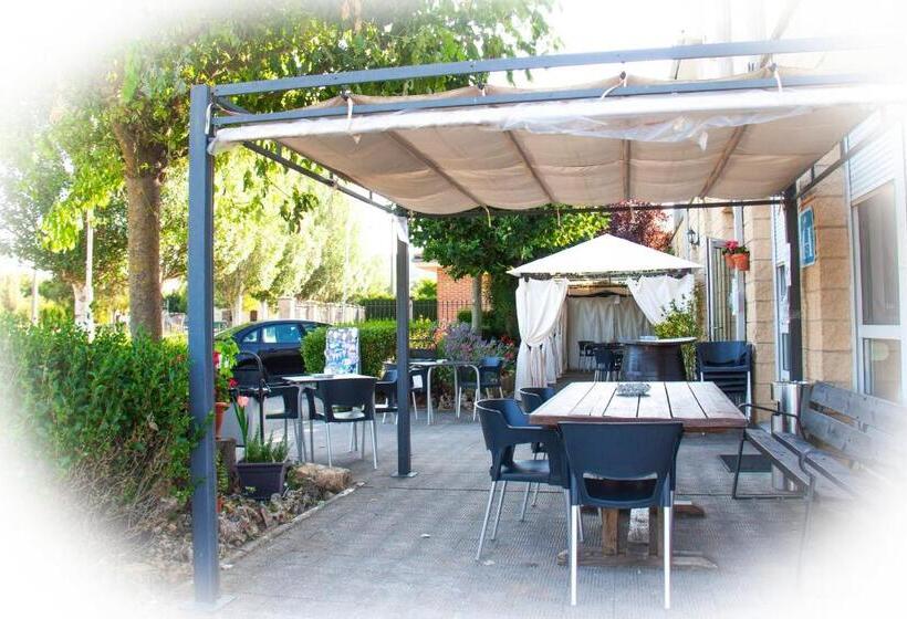 بنسيون Hostal La Llave