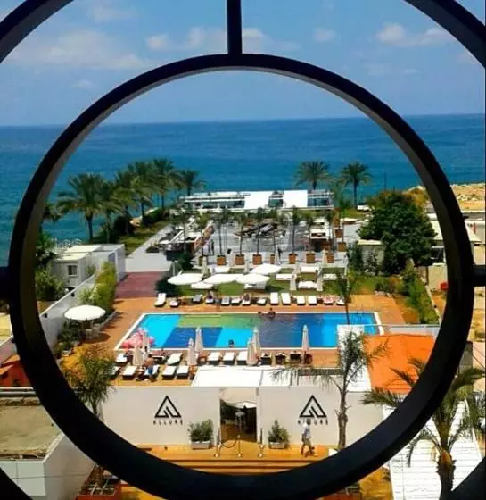 هتل Aquarium  & Resort