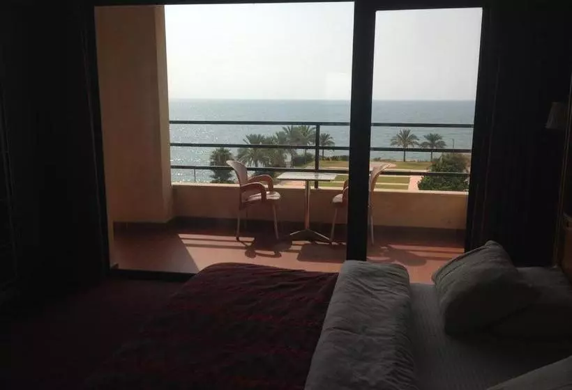 هتل Aquarium  & Resort