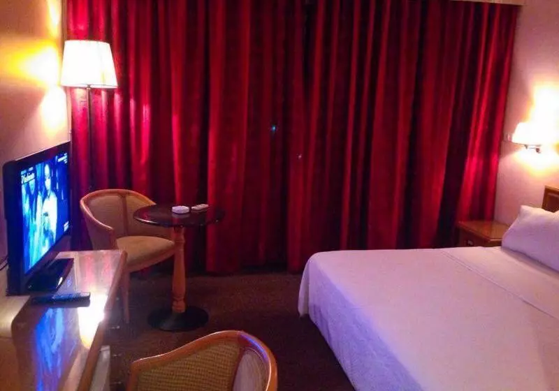 هتل Aquarium  & Resort