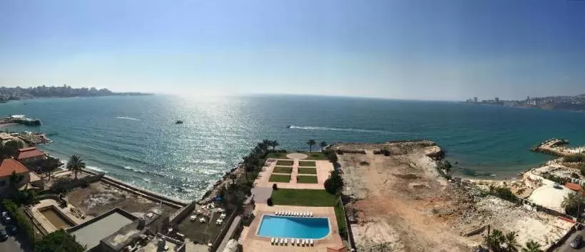 هتل Aquarium  & Resort