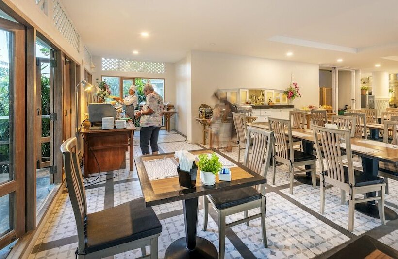 Hotel Chada Thai Village