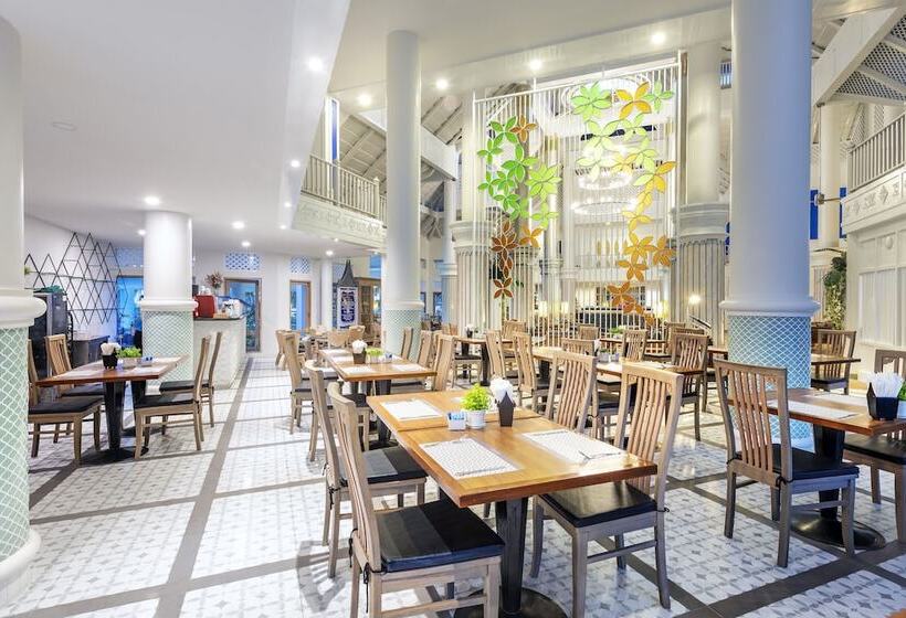 Hotel Chada Thai Village