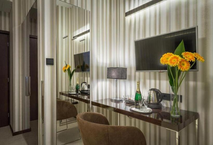 Отель Clementin