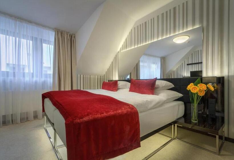 Отель Clementin