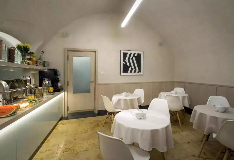 Отель Clementin