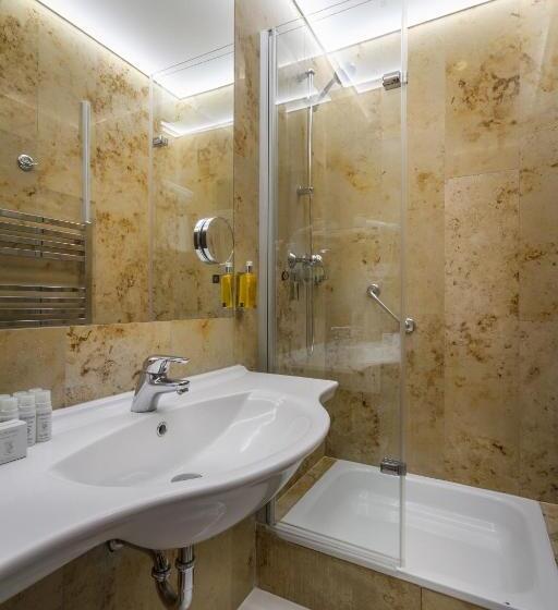 Отель Clementin