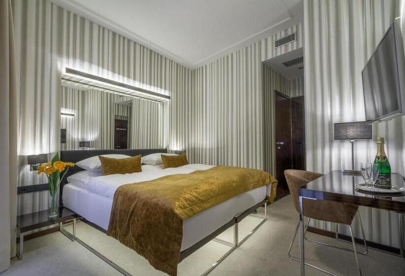 Отель Clementin