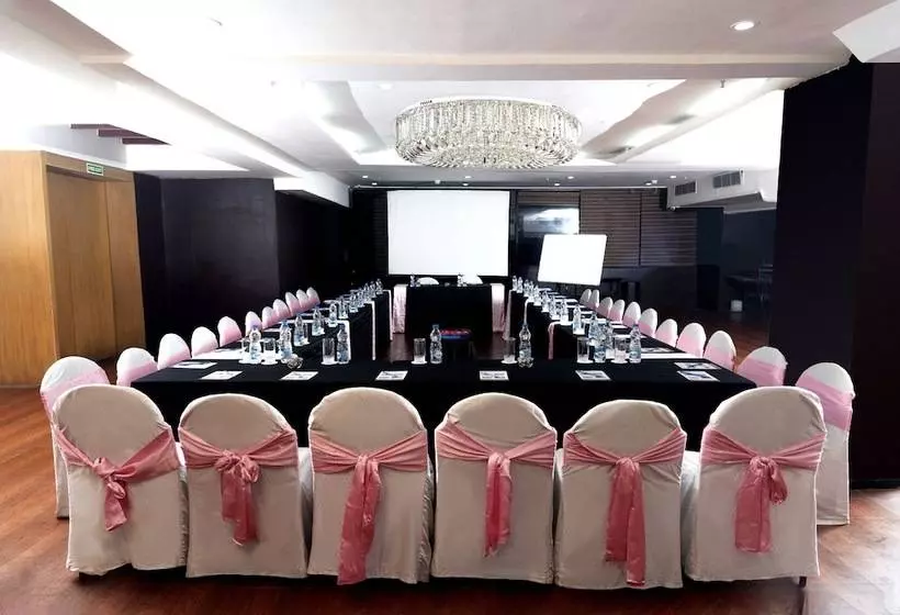 ホテル Golden Parkk