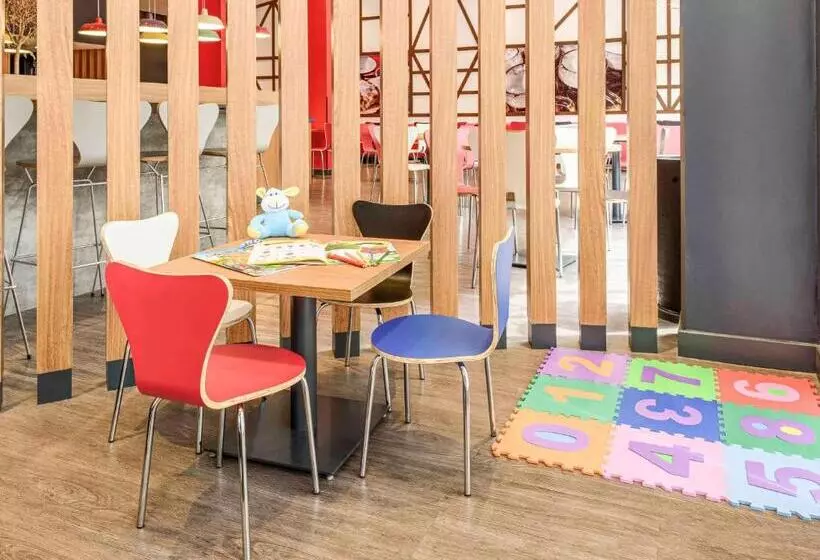 ホテル Ibis Blumenau