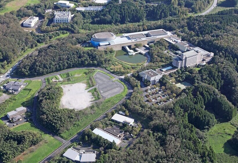 בית מלון כפרי Okura Akademia Park