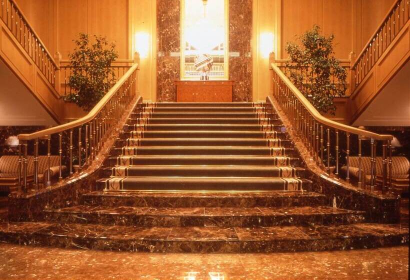 בית מלון כפרי Okura Akademia Park