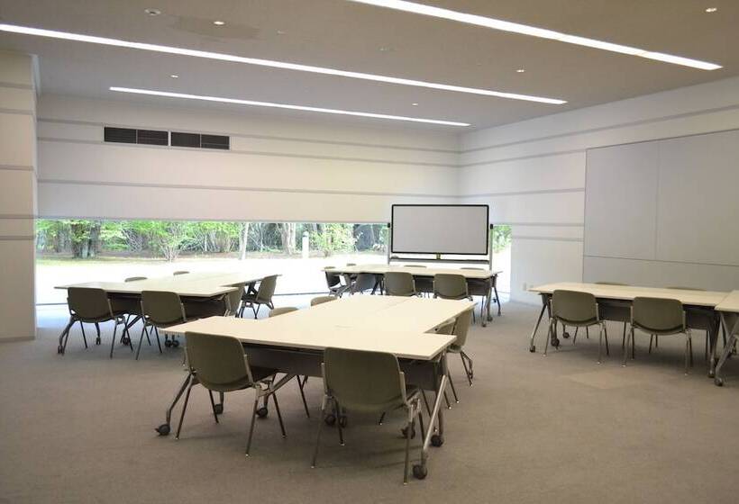 בית מלון כפרי Okura Akademia Park