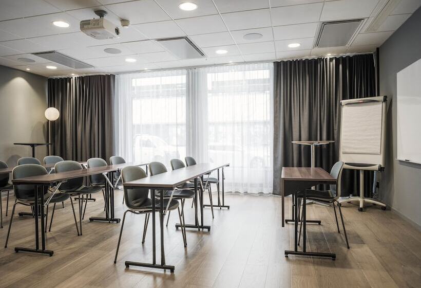 هتل Scandic Grand