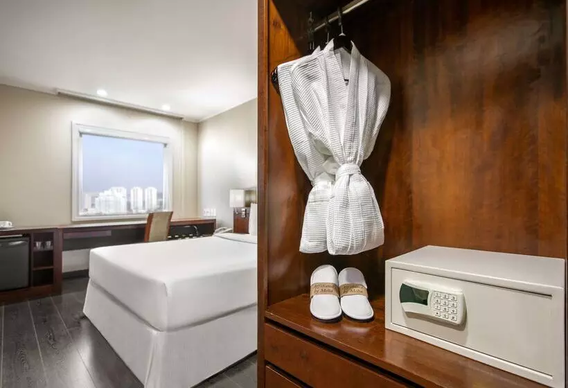 Отель São Paulo Nações Unidas Affiliated By Meliá