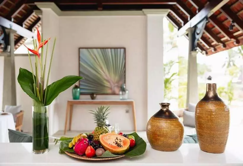 Maradiva Villas Resort And Spa